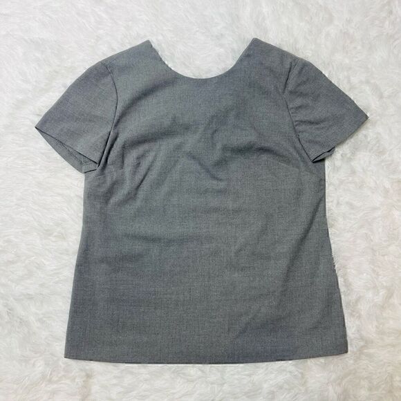 Banana Republic Top Blouse Womens Sz Small Grey Bow in Back Stretch Short Sleeve - Picture 2 of 6